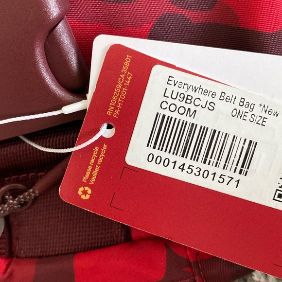 ❤️ Lululemon Lunar New Year Exclusive Everywhere Belt Bag Rabbit Red Gold NWT - Picture 9 of 10